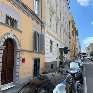 Laura , Roma Italia